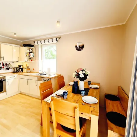 2 Waldstraße 9 Apartment *